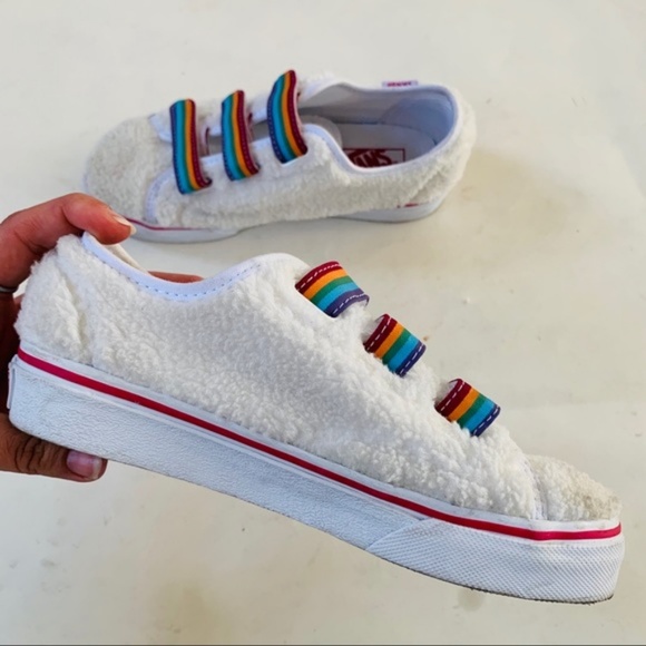 Vans Other - VANS white fuzzy rainbow 3 strap flat sneaker sz 2